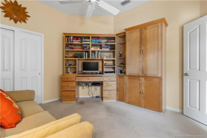 3rd bedroom being used den with built ins