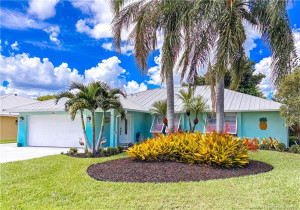 Photo for 2040 NE Acapulco Drive, Jensen Beach, FL 34957 - listing #M20056810 2040 NE Acapulco Drive, Jensen Beach, FL 34957