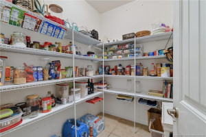 Walk in Pantry