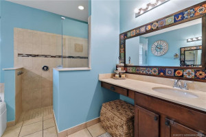 Main Bath Pic 1