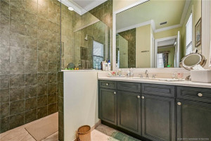 2nd Floor -Full Bath
