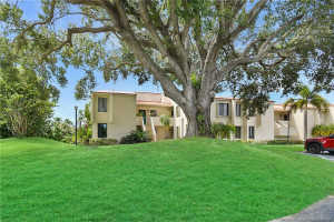Photo for 5111 SE Miles Grant Road 202, Stuart, FL 34997 - listing #M20056859 5111 SE Miles Grant Road 202, Stuart, FL 34997