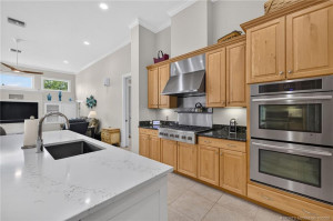 Double oven, 6 burner gas stove