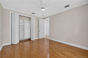 Guest bedroom 3 closet