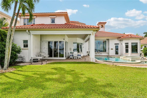 Back House/Pool & Spa
