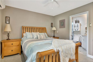 4th bedroom, ensuite, with private entry
