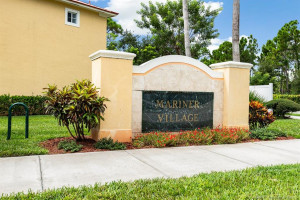 Townhouse community at Mariner Village, conveniently located just off U.S. 1