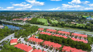 Townhouse is in a 4-plex building with lowest density and separated from the rest of the buildings for privacy, and is conveniently close to the entry and the pool