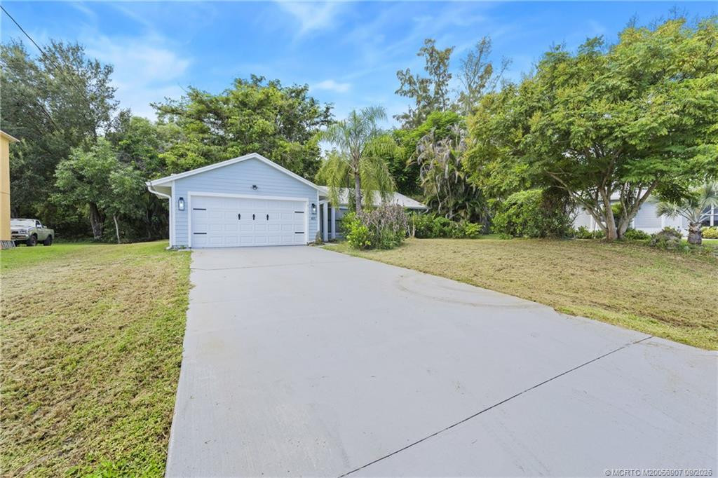411 SW Namoit Pl, Port St. Lucie, FL 34953