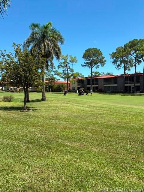 Watch the golf from your lanai
