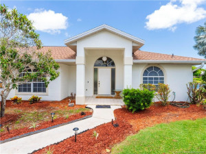 1123 SW Oak Hollow Court, Palm City, FL 34990
