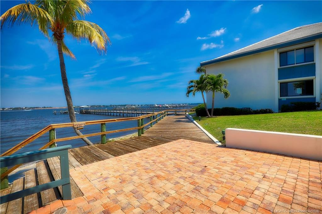 Walkway between Blogs