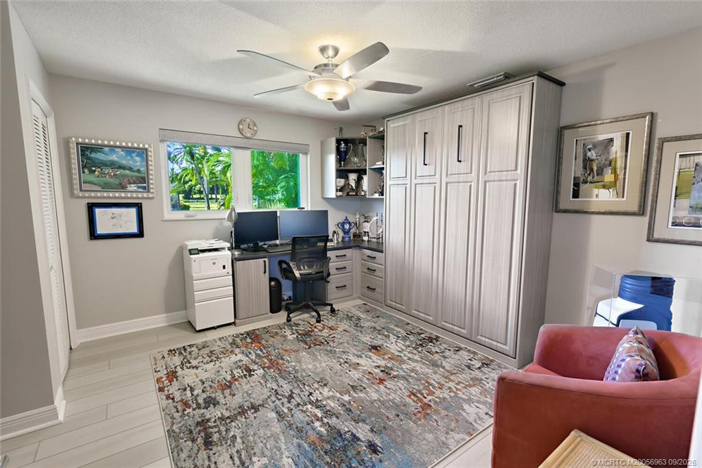 Guest room or office or both! Murphy bed