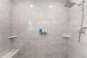 Large Walk in Shower with Bench