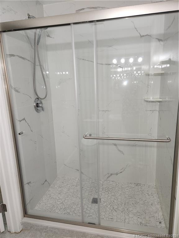New oversized shower at 4398 SE Hamilton Lane, Stuart