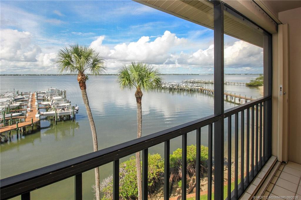 4620 NE Sandpebble Trace 403, Stuart – Condominium for sale
