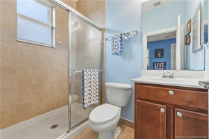 Full bath for bedroom #4