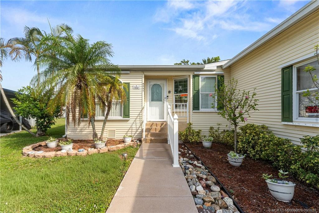 3 bedroom Manufactured Home at 4237 4th Court, Maralago Cay, Lantana — photo 4