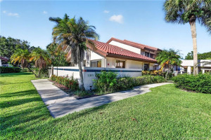 3430 SE Martinique Trace 101, Stuart, FL 34997
