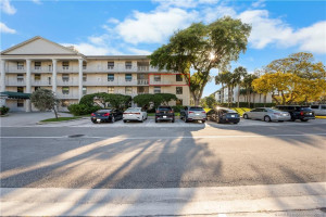 3540 Whitehall Drive 306, West Palm Beach, FL 33401