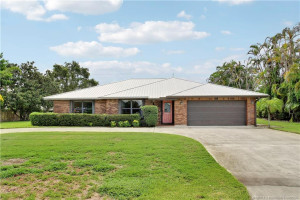 Photo for 8303 SE Cumberland Circle, Hobe Sound, FL 33455 - listing #M20056875 8303 SE Cumberland Circle, Hobe Sound, FL 33455