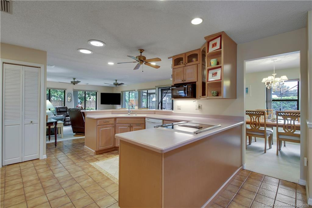 Spacious Kitchen