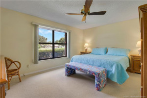 Very spacious primary bedroom