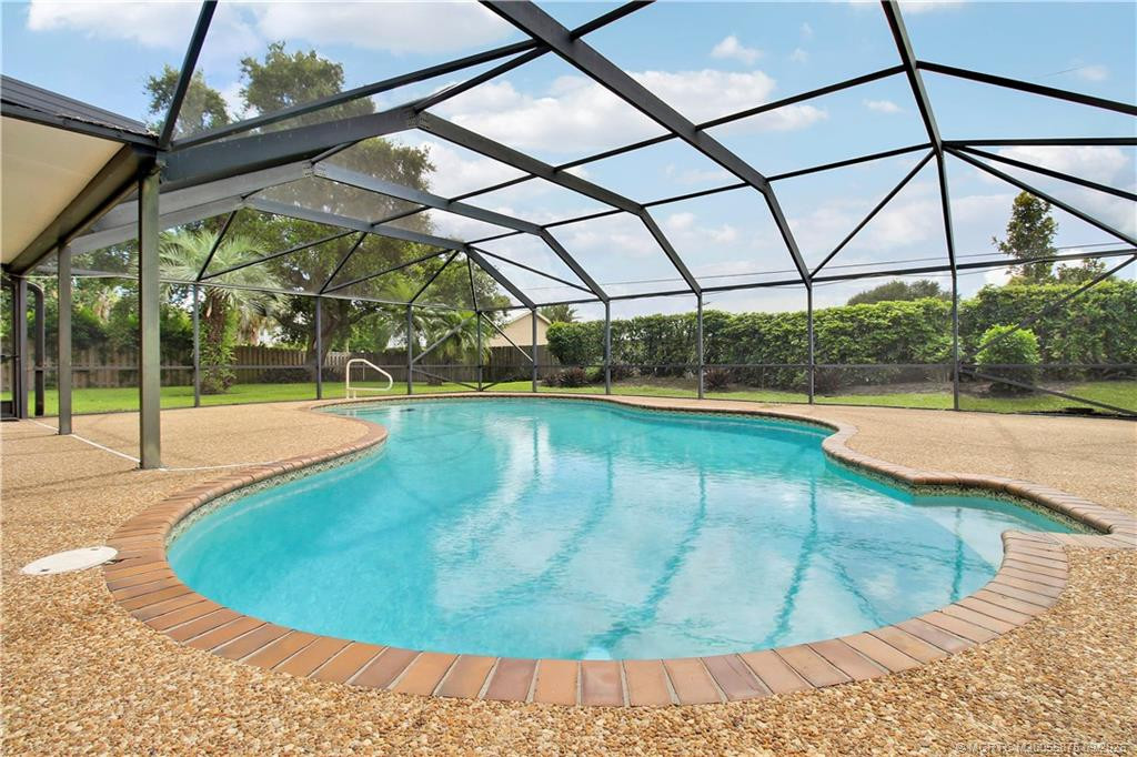 Screened pool