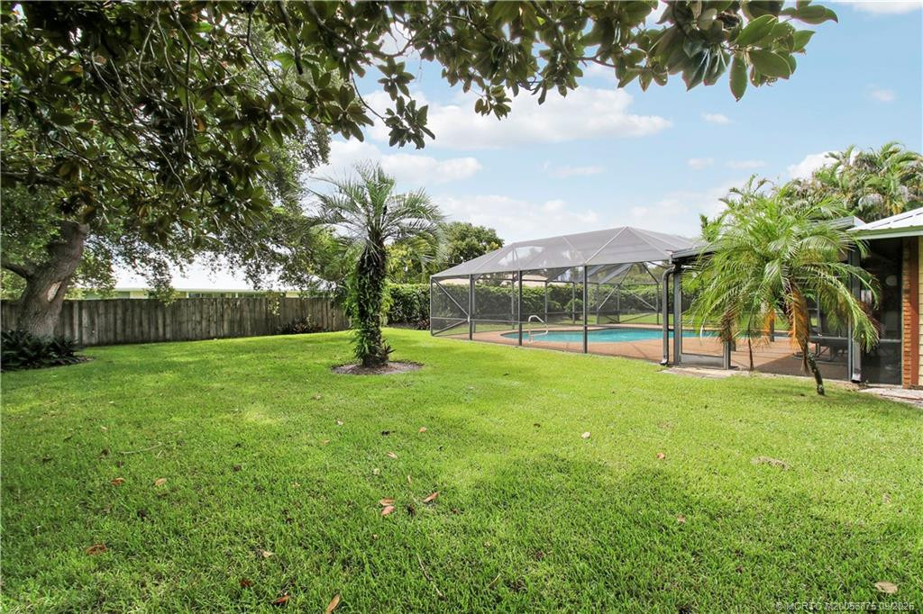Superior lot!!!! Beautiful green space by your fabulous pool