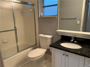 2nd Bathroom with tub