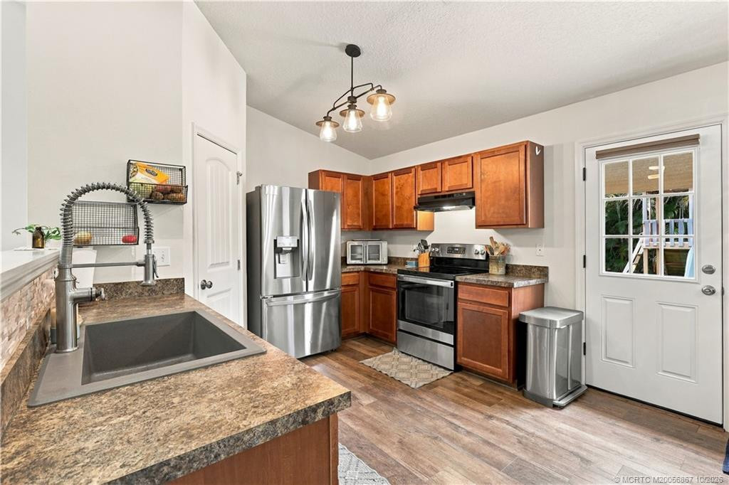 2134 SE Gaslight Street, Port St. Lucie FL - photo 12 of 41