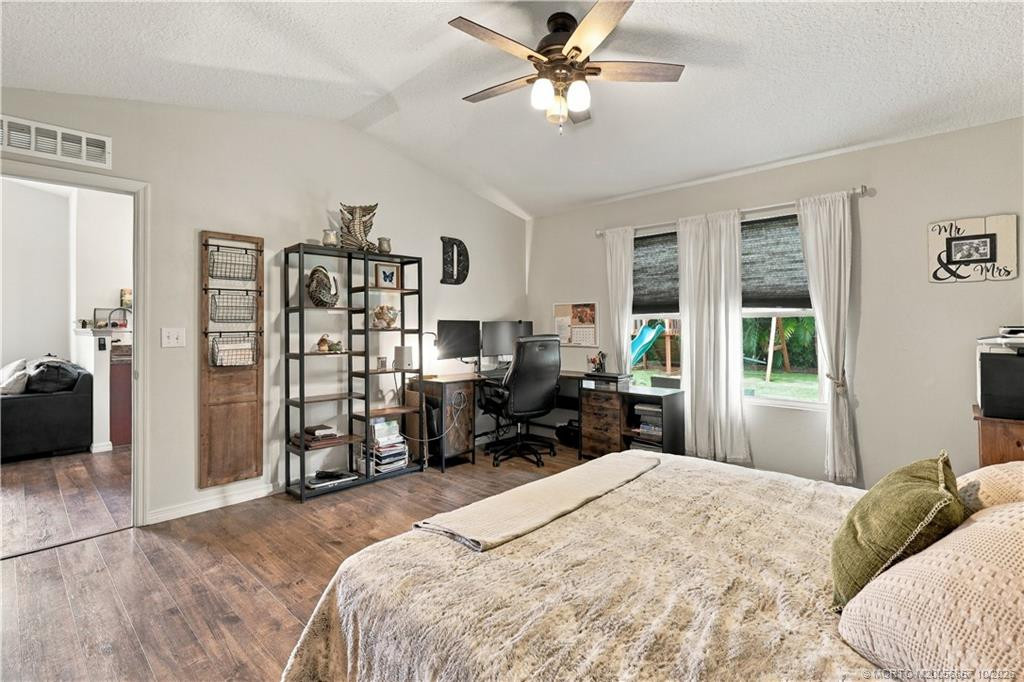 2134 SE Gaslight Street, Port St. Lucie FL - photo 18 of 41