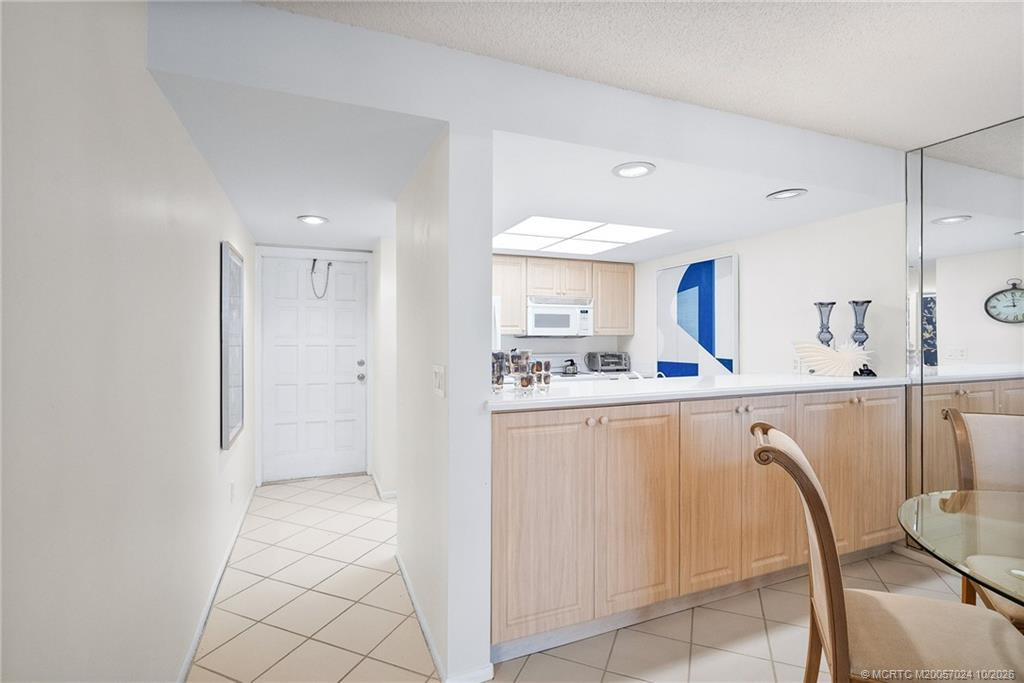 429 NE Tradewind Lane 403, Stuart, FL 34996 in Stuart - property photo 4