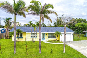 1357 SE Oakmont Lane SE, Port St. Lucie, FL 34952