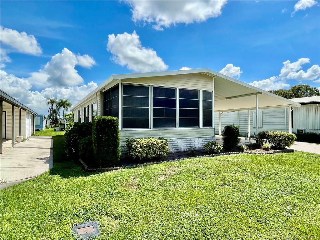 2 bedroom Manufactured Home at 16235 SW Indianwood Circle, Indianwood Golf & Country Club, Indiantown — photo 3