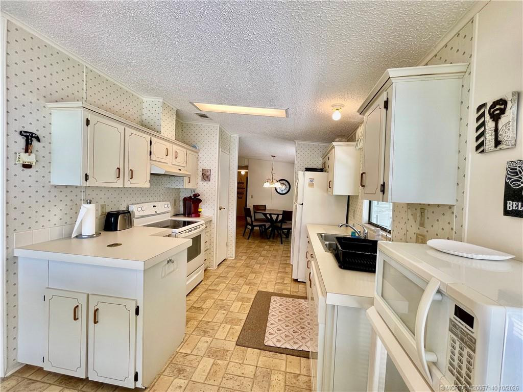 16235 SW Indianwood Circle, Indiantown FL - photo 15 of 32