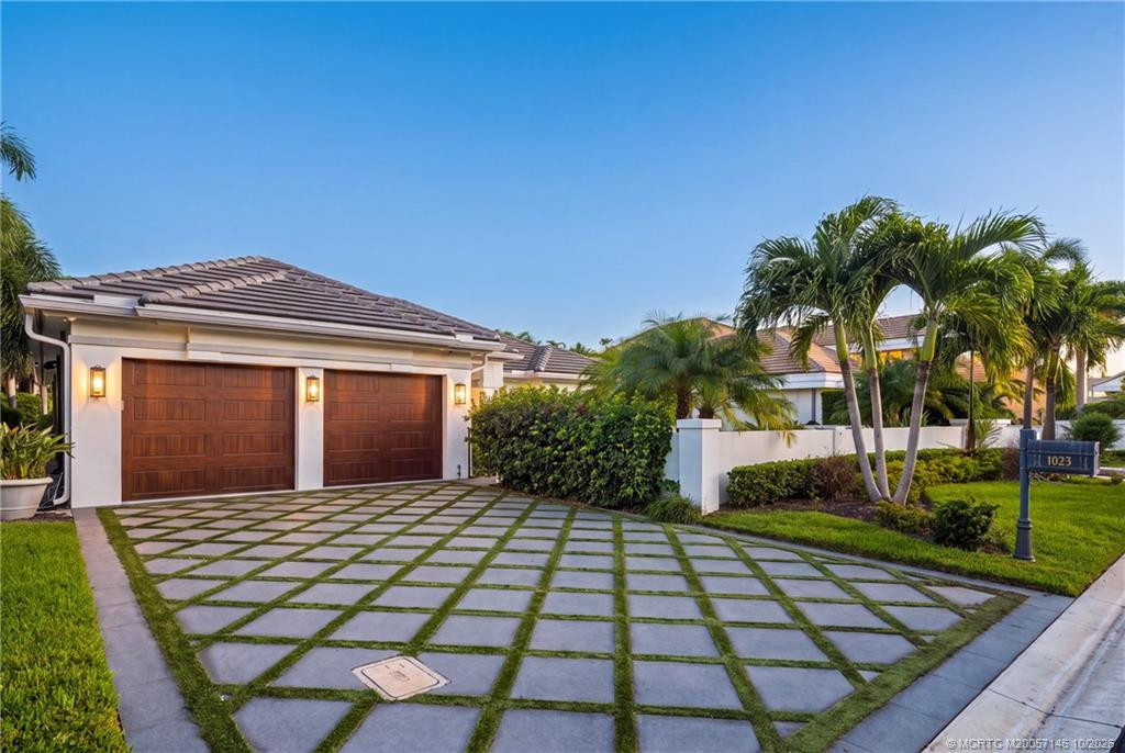 3 bedroom Single Family Residence at 3220 W Channel Circle, Casseekey Island At Jonathans Landing, Jupiter — photo 3