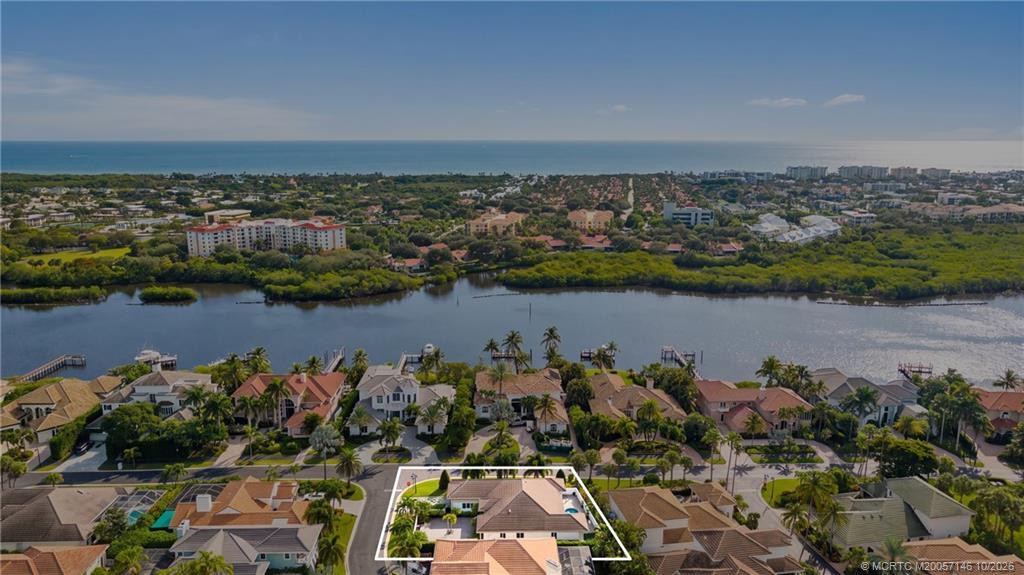 3 bedroom Single Family Residence at 3220 W Channel Circle, Casseekey Island At Jonathans Landing, Jupiter — photo 4