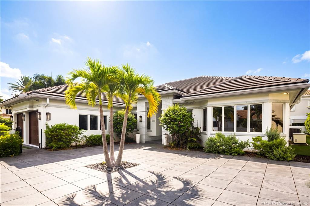 3 bedroom Single Family Residence at 3220 W Channel Circle, Casseekey Island At Jonathans Landing, Jupiter — photo 5