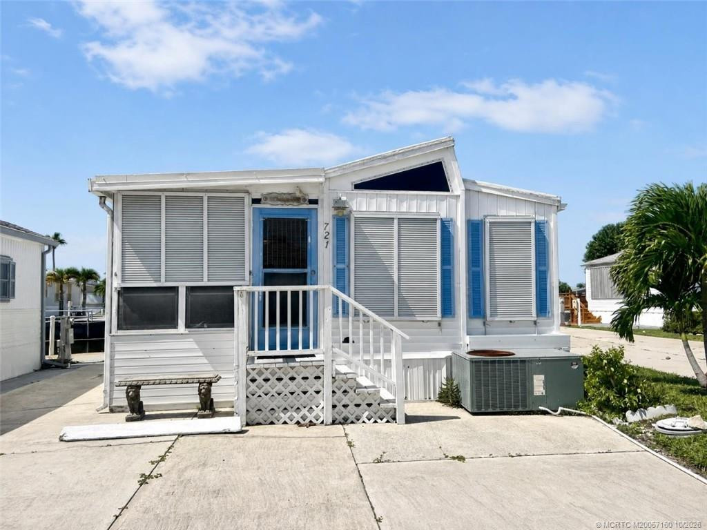 2 bedroom Manufactured Home at 10701 S Ocean Drive #721, Venture Out, Jensen Beach — photo 3