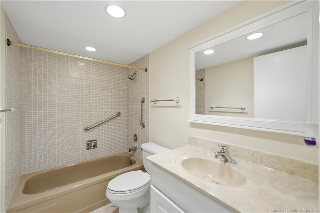 1800 SE Saint Lucie Boulevard #3-101, Stuart FL - photo 9 of 17