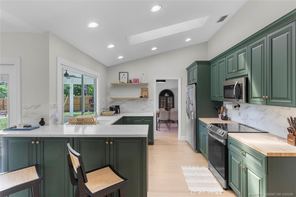 4811 NE Savannah Road, Jensen Beach FL - photo 11 of 49