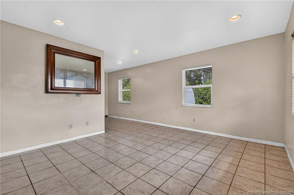 8331 SE Lundy Street, Hobe Sound, FL 33455 in Hobe Sound - property photo 5