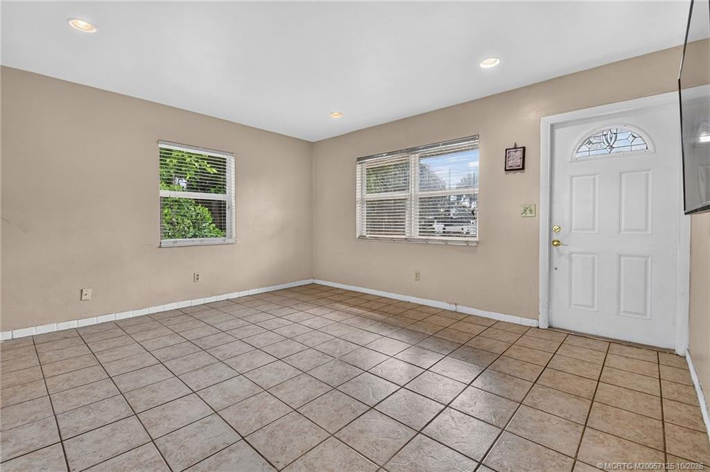 8331 SE Lundy Street, Hobe Sound, FL 33455 in Hobe Sound - property photo 6