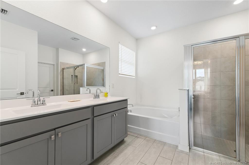1590 NE Skyhigh Terrace, Jensen Beach FL - photo 17 of 39