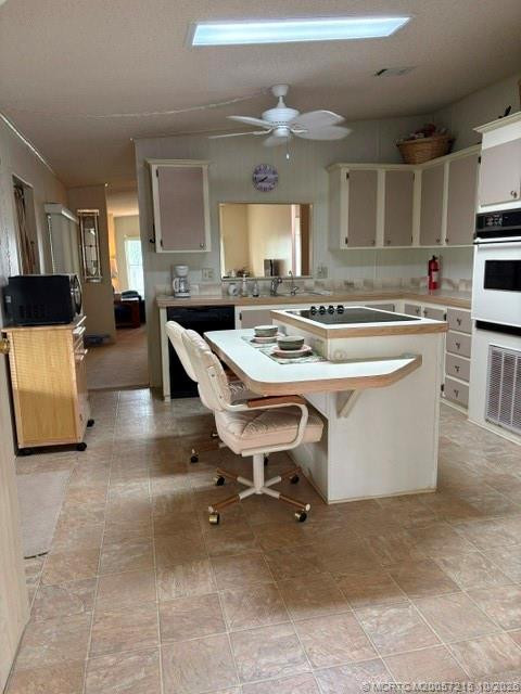 2 bedroom Manufactured Home at 4760 SE Bywood Terrace, Pine Lake Gardens, Stuart — photo 5