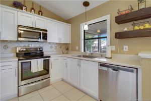 Custom Kitchen back splash tiles.
