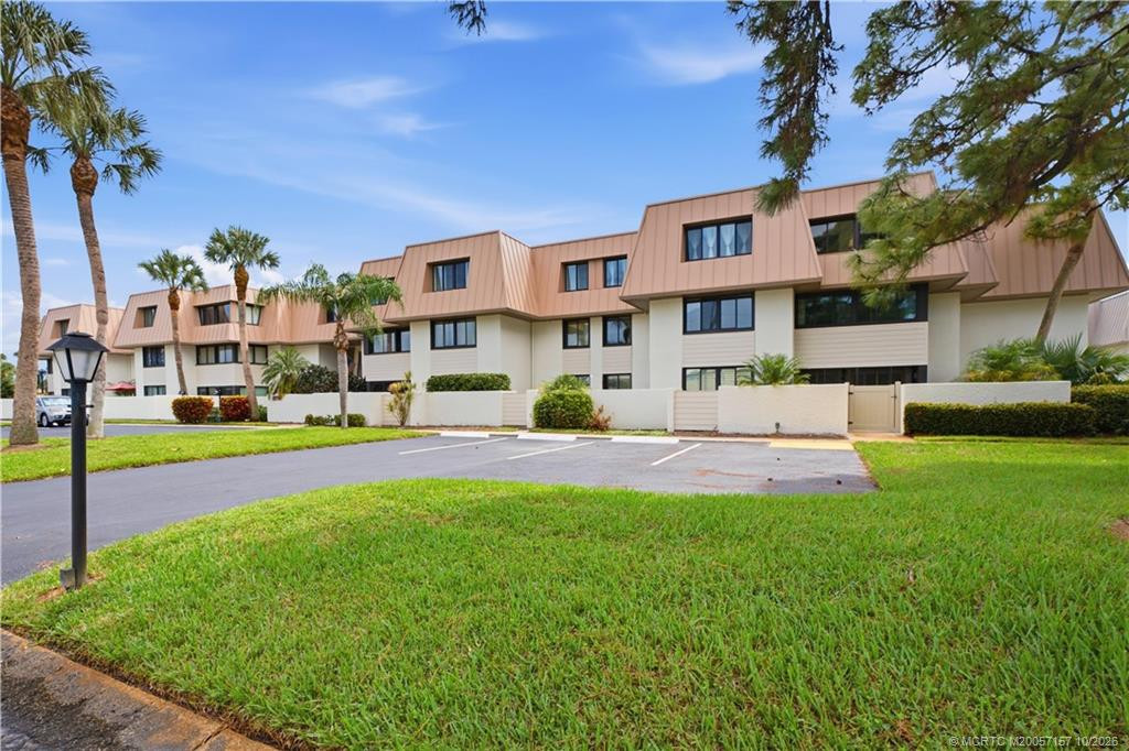 1800 SE Saint Lucie Boulevard 7-201, Stuart, FL 34996 in Stuart - property photo 2