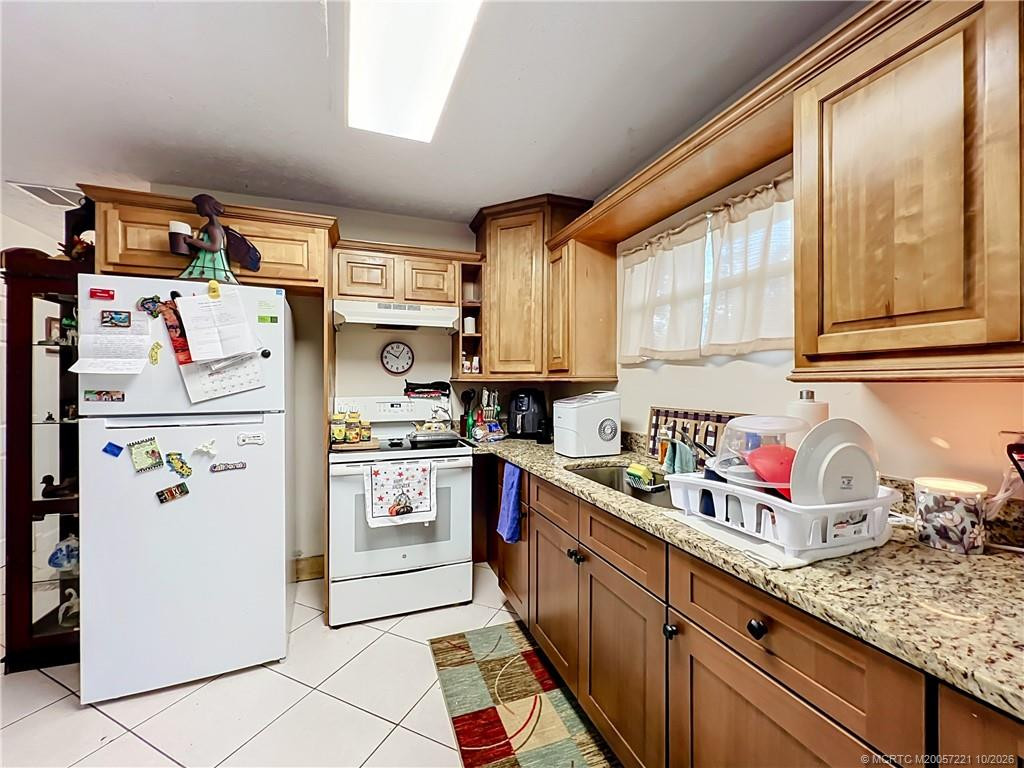 4855 Sears Street, Fort Pierce, FL 34981 in Fort Pierce - property photo 8