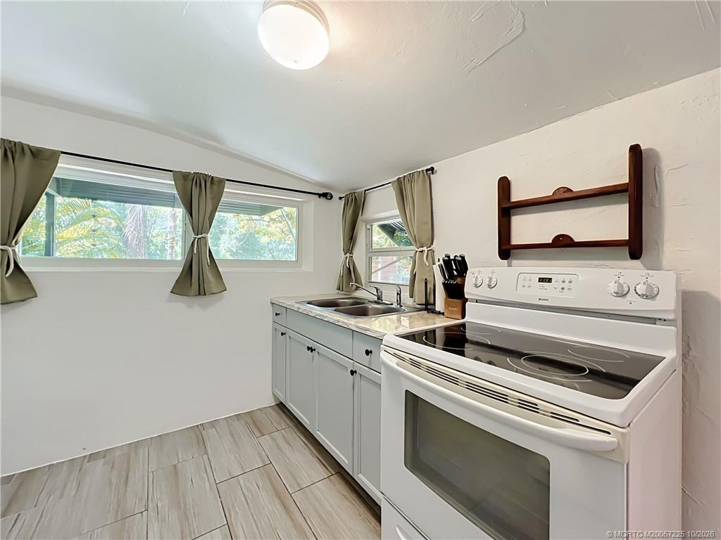 4839 Sears Street, Fort Pierce, FL 34981 in Fort Pierce - property photo 3